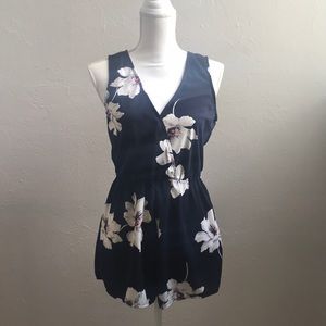 Illa Illa Sily Blue Floral Tie Back Romper Small
